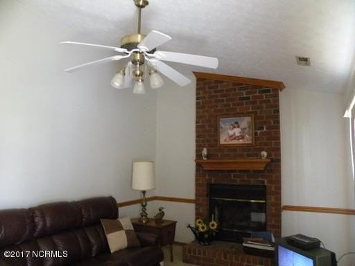 512 Cougar Pl - Photo 4 of 7