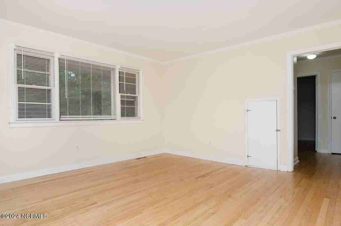 626 S Kerr Ave - Photo 3 of 16
