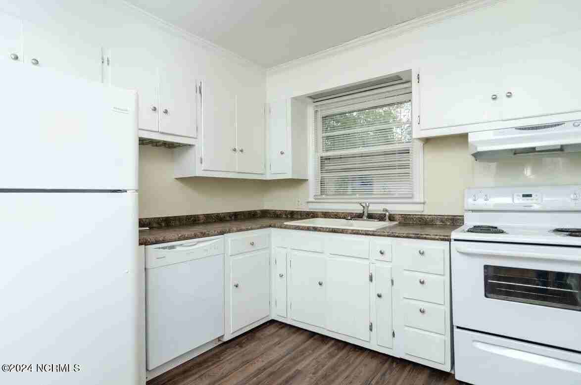 626 S Kerr Ave - Photo 6 of 16