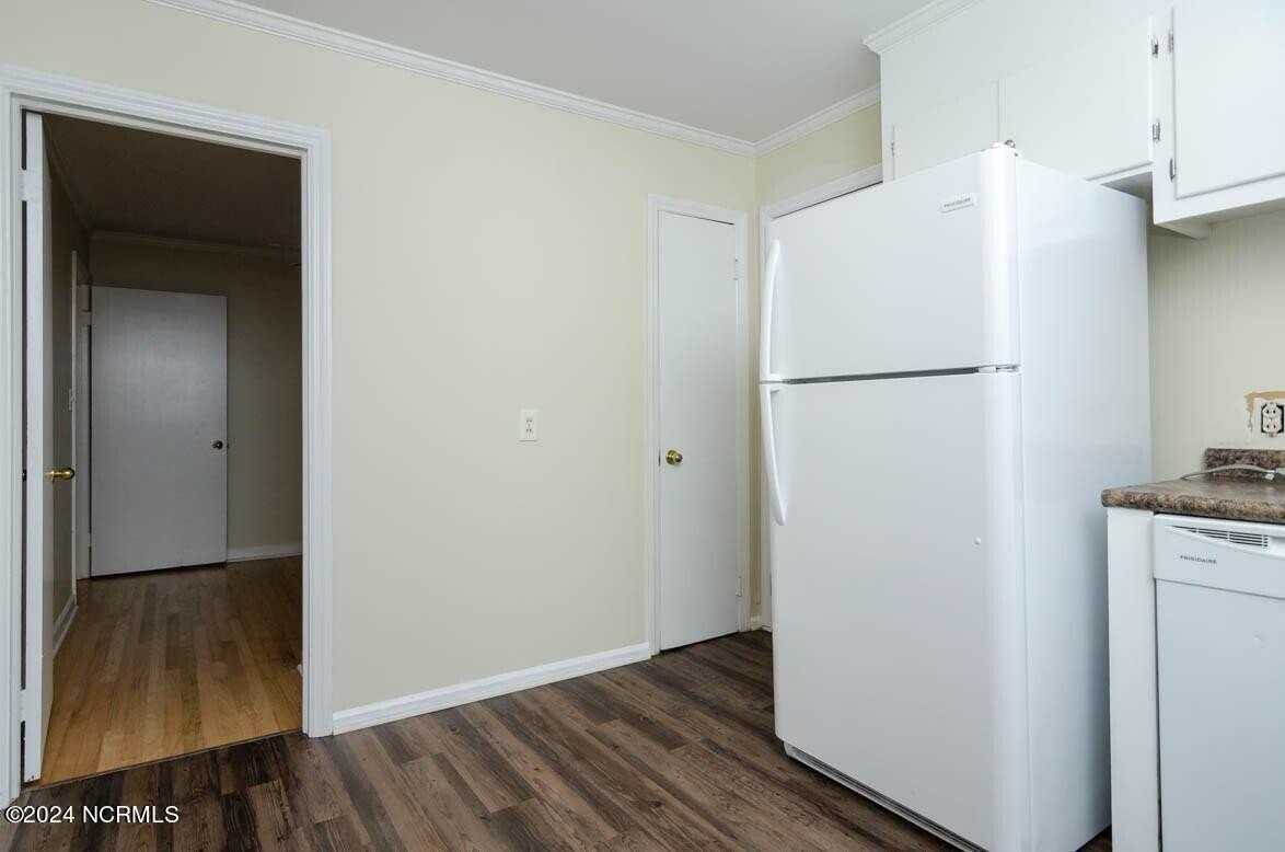 626 S Kerr Ave - Photo 7 of 16