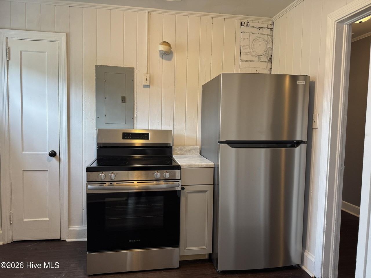 709 E Vernon Ave - Photo 6 of 20