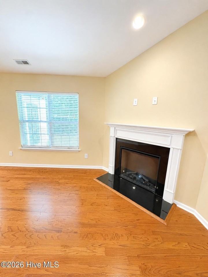 3628 Thornbrook Dr - Photo 3 of 24