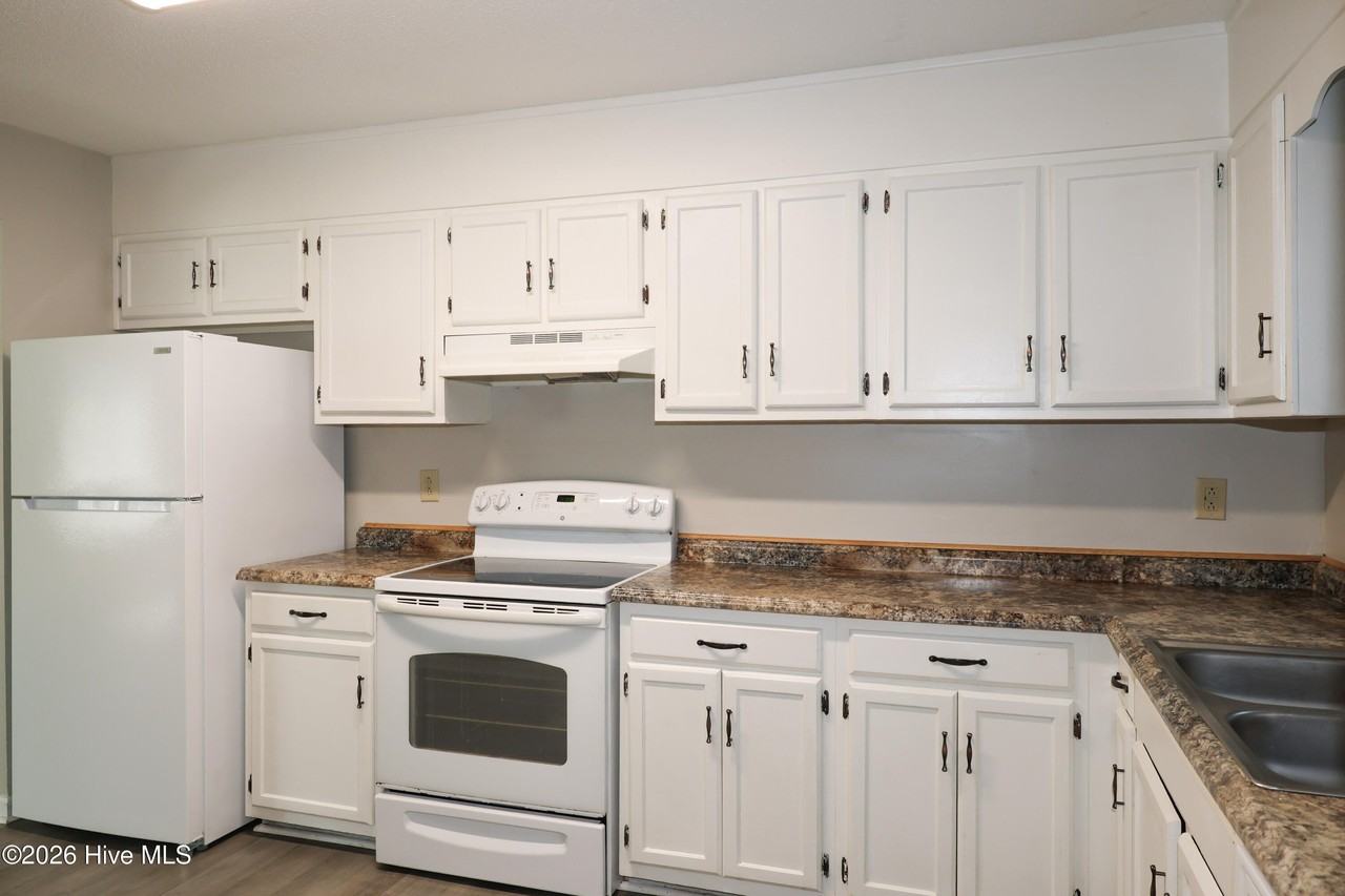 108 King George Ct - Photo 3 of 16