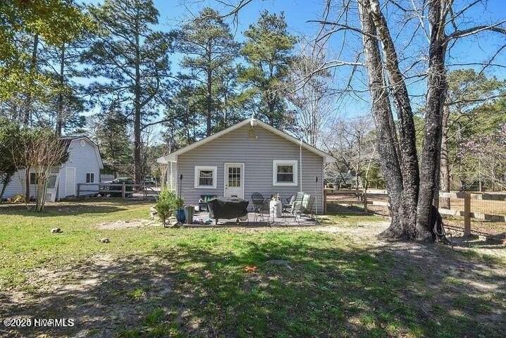 1435 N Ridge St - Photo 4 of 27