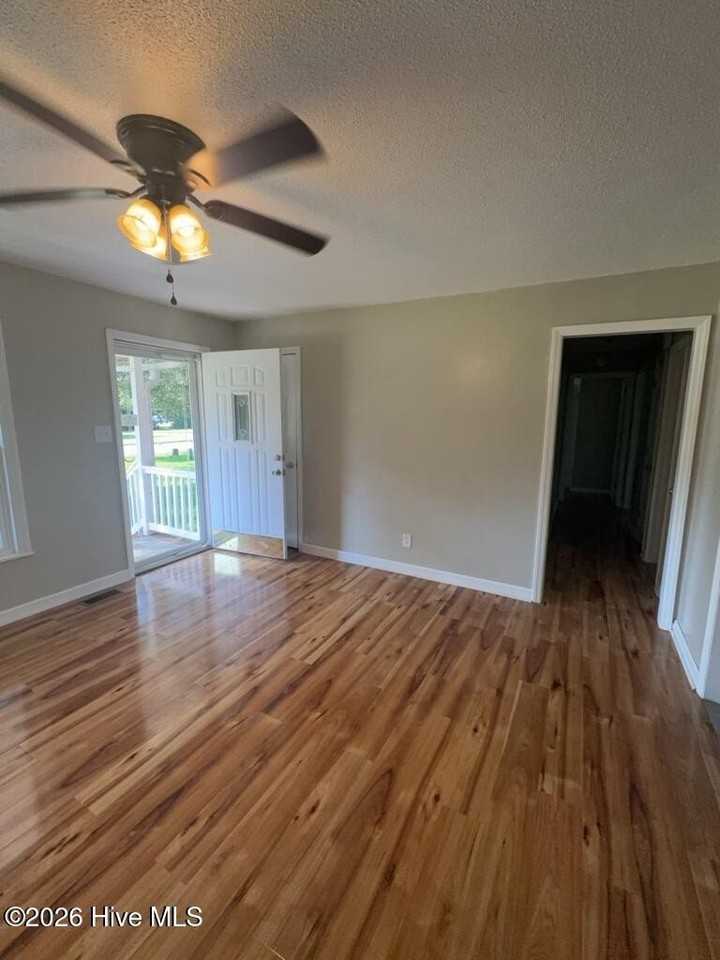 2530 Country Club Rd - Photo 3 of 15