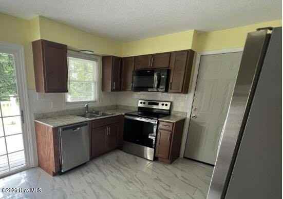 2530 Country Club Rd - Photo 4 of 15