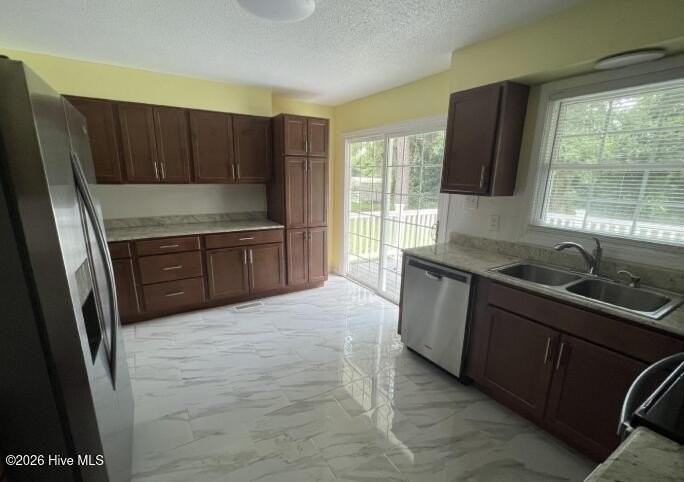 2530 Country Club Rd - Photo 5 of 15