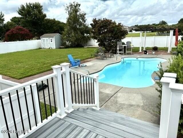 151 Mariners Way - Photo 2 of 18