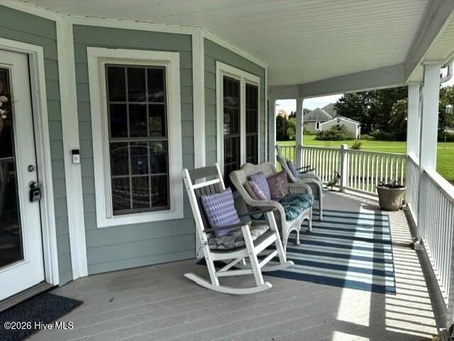 151 Mariners Way - Photo 3 of 18