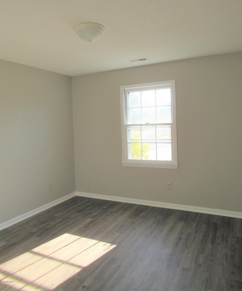 325 W Frances St - Photo 6 of 10