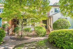 featured image of 185 S Ashe St