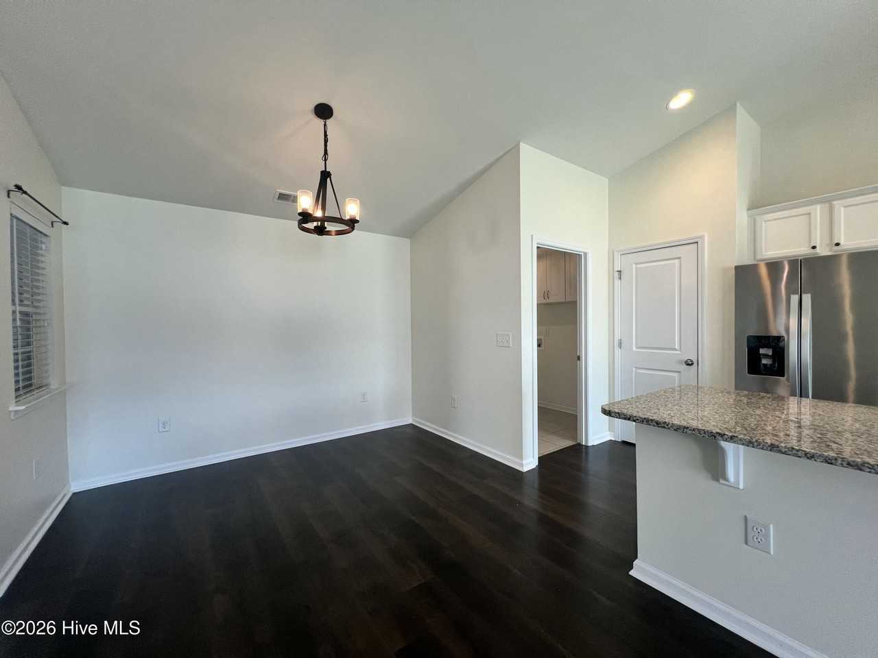 929 Brewster Ct Sw - Photo 5 of 27