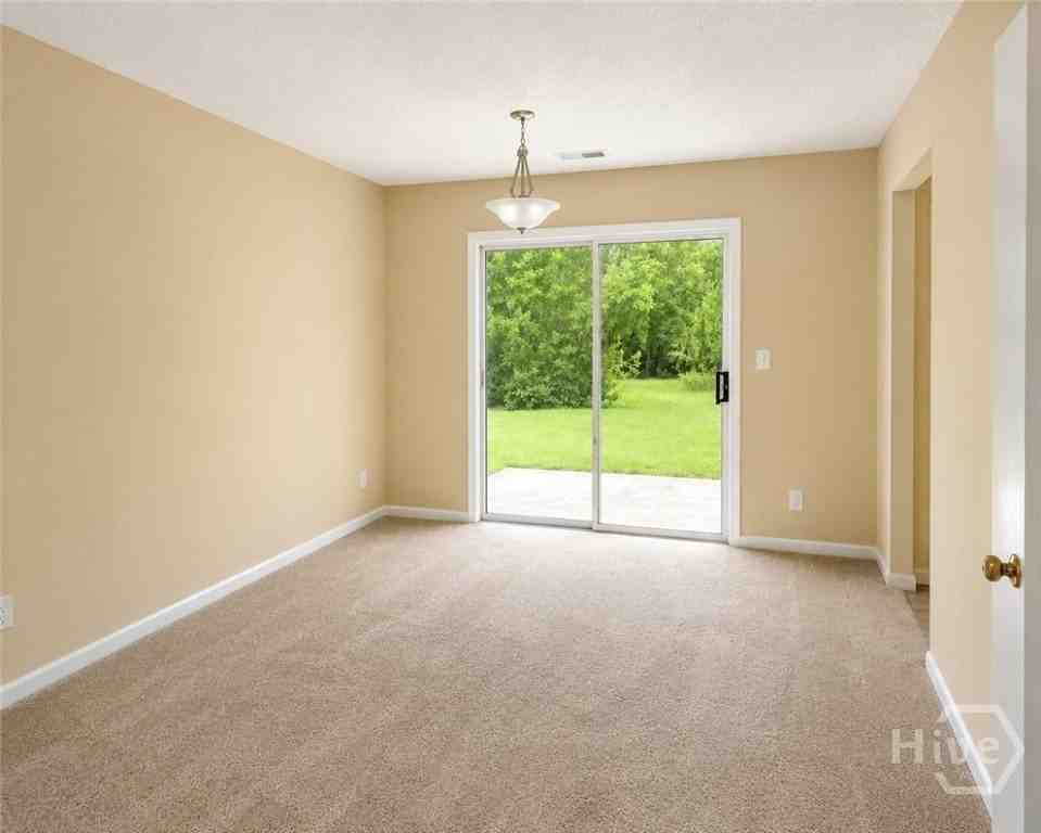 139 Laurelwood Dr - Photo 3 of 10