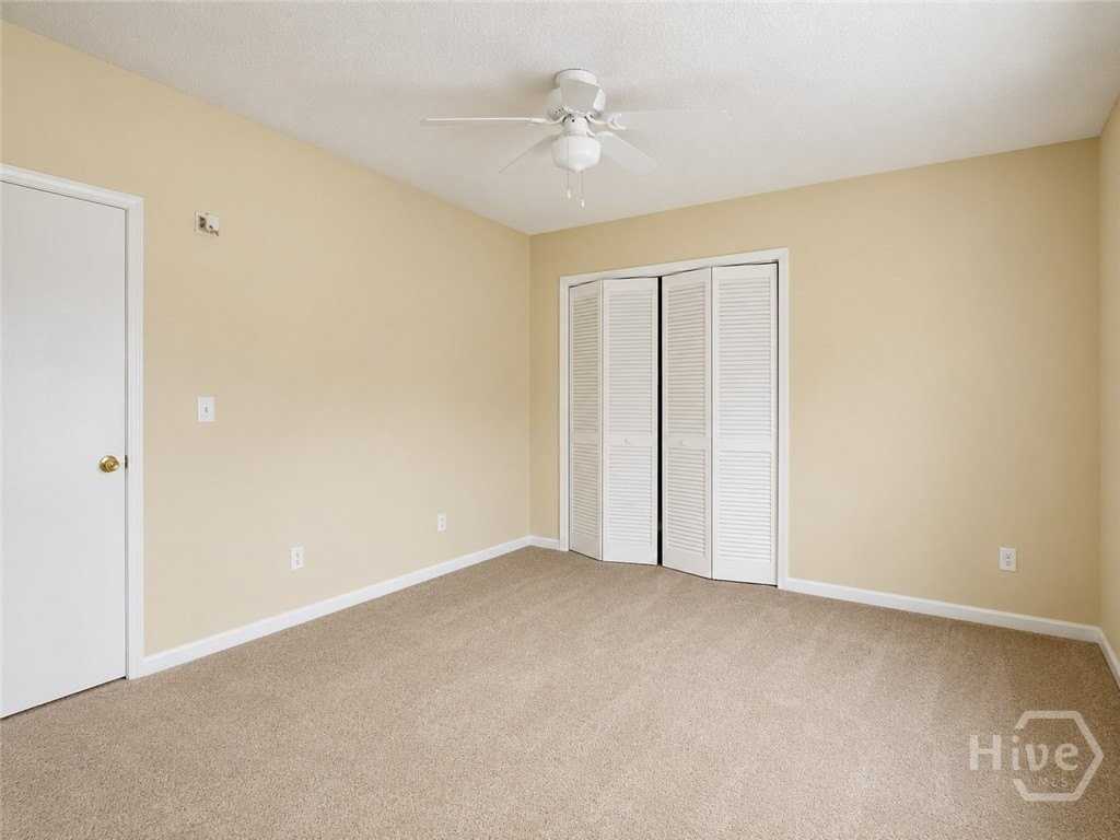 139 Laurelwood Dr - Photo 5 of 10