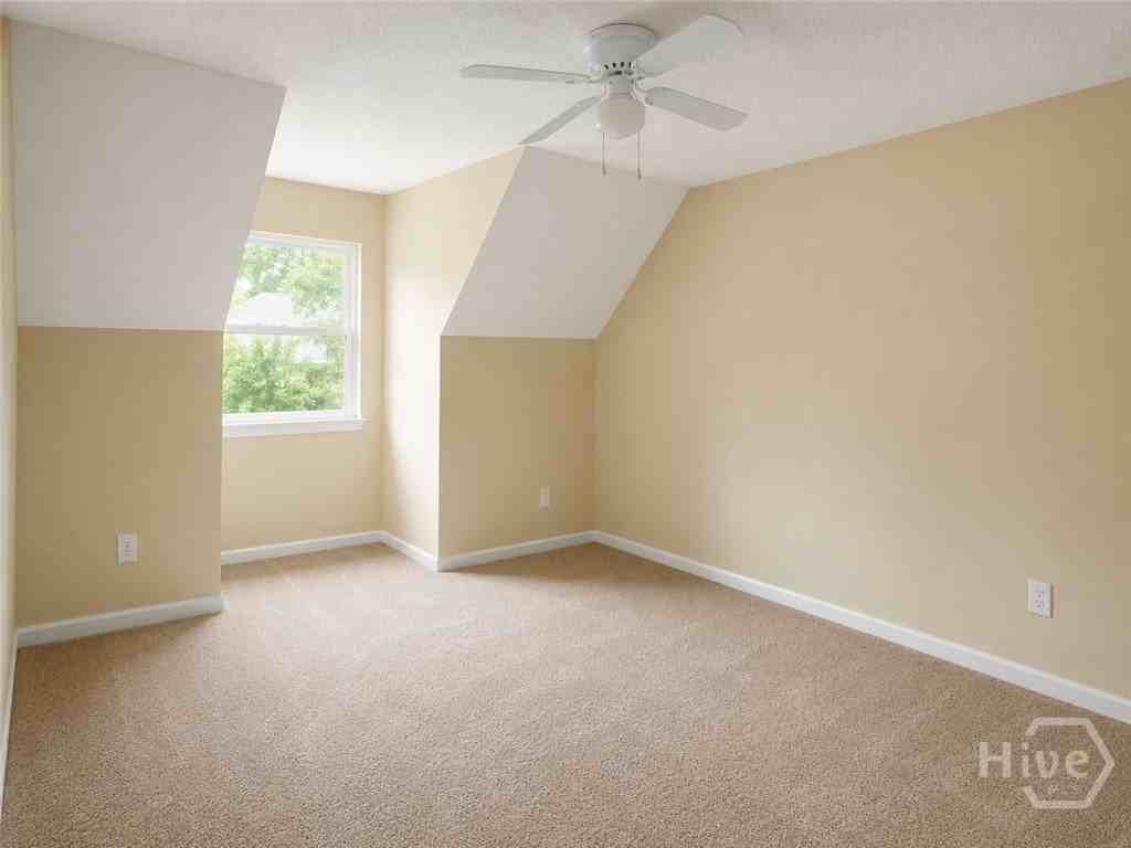 139 Laurelwood Dr - Photo 7 of 10
