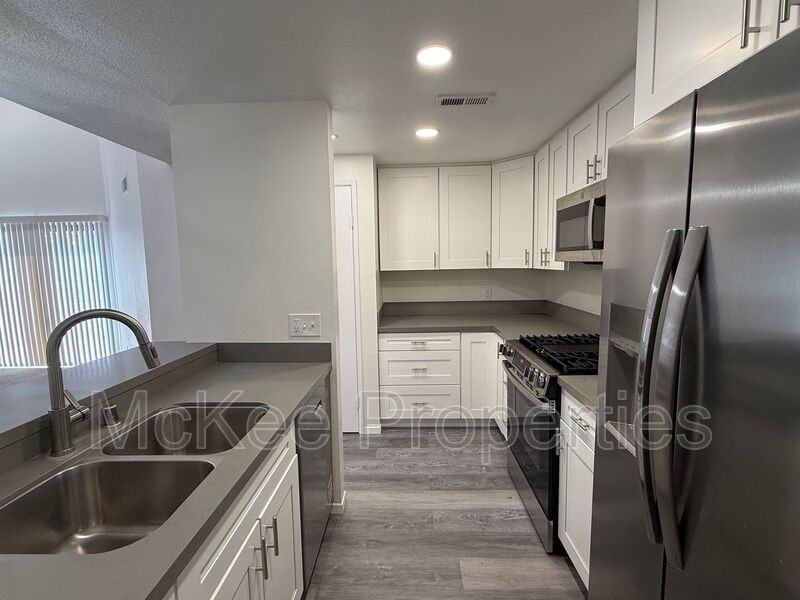 701 Kettner Blvd #40 - Photo 3 of 16