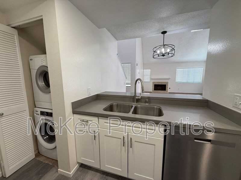 701 Kettner Blvd #40 - Photo 4 of 16