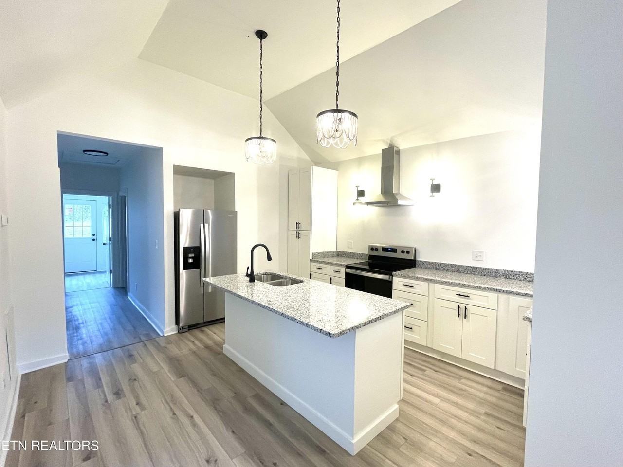 224 Leonard Pl - Photo 4 of 20