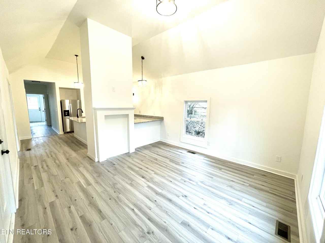 224 Leonard Pl - Photo 5 of 20