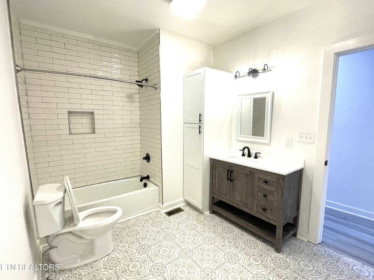 224 Leonard Pl - Photo 6 of 20