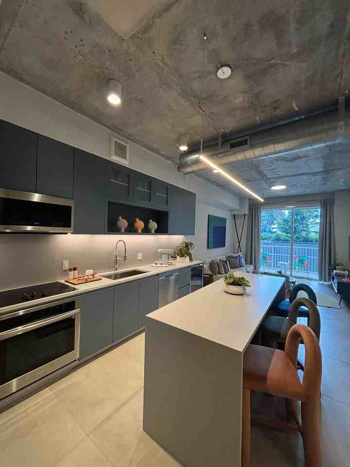 160 Northwest 30th Street #A2 - Photo 3 of 10