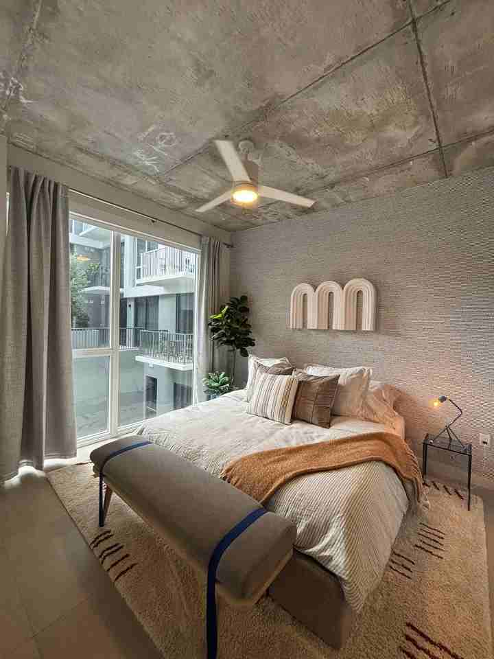 160 Northwest 30th Street #A2 - Photo 5 of 10