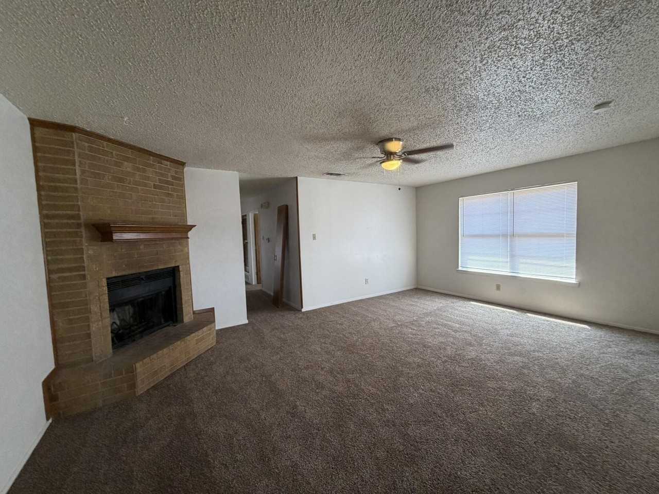 7501 Avenue W #B - Photo 4 of 16