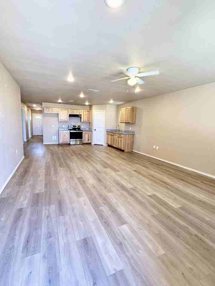 3104 E Cornell St - Photo 3 of 24