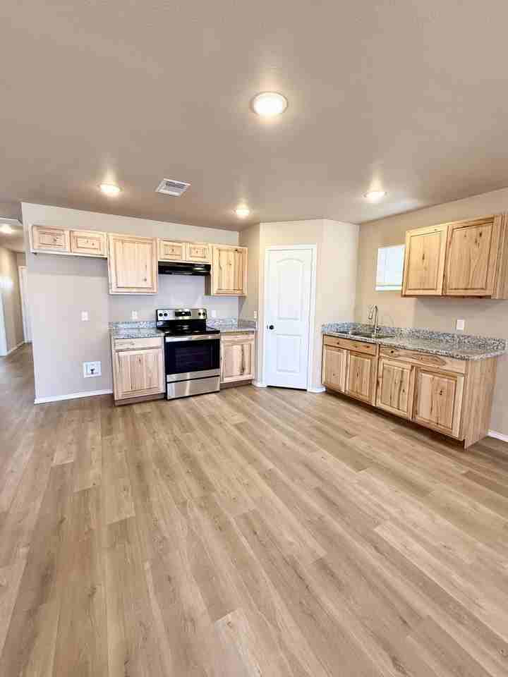 3104 E Cornell St - Photo 6 of 24