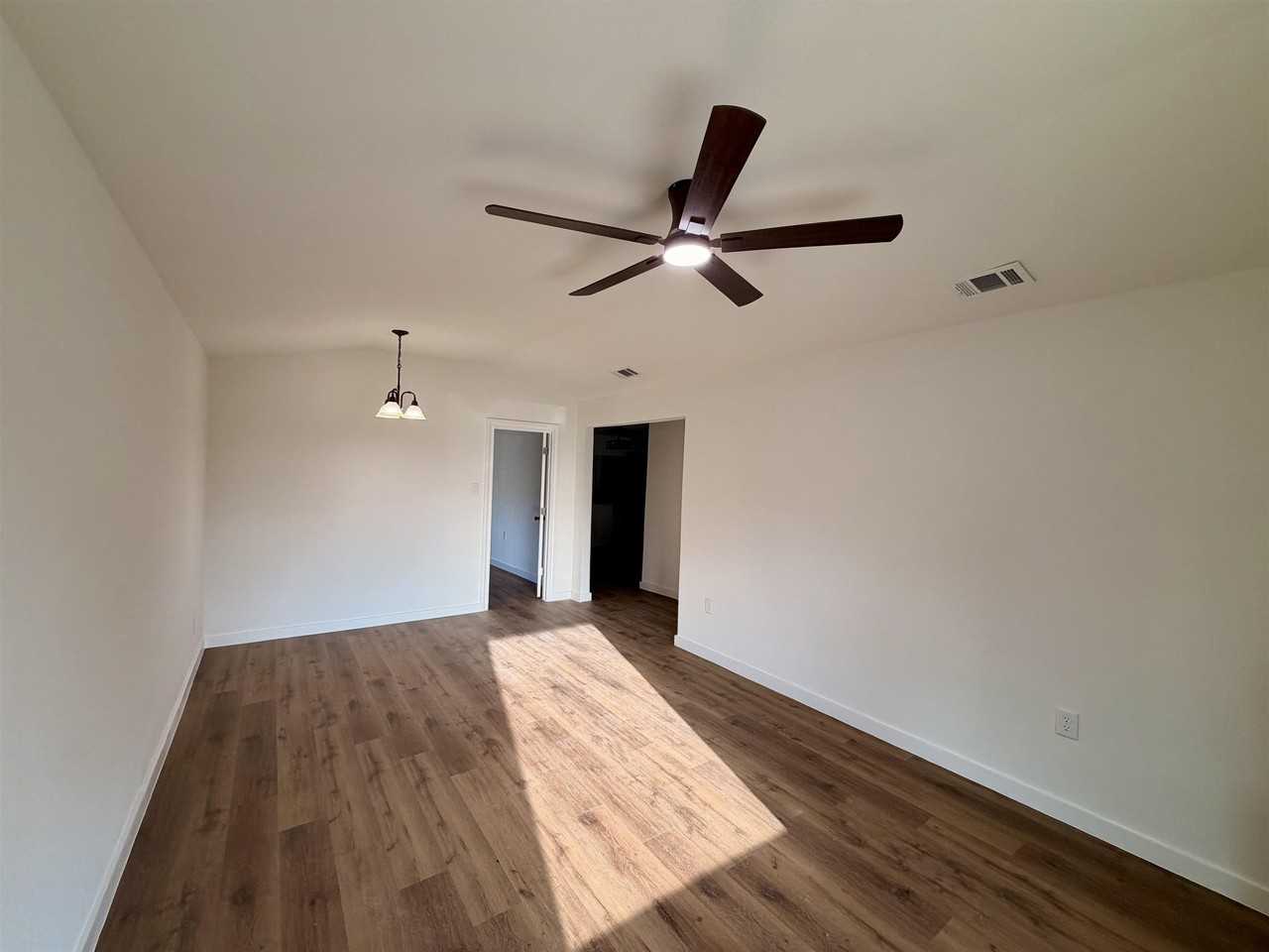 3405 S Louisiana Ave - Photo 5 of 24