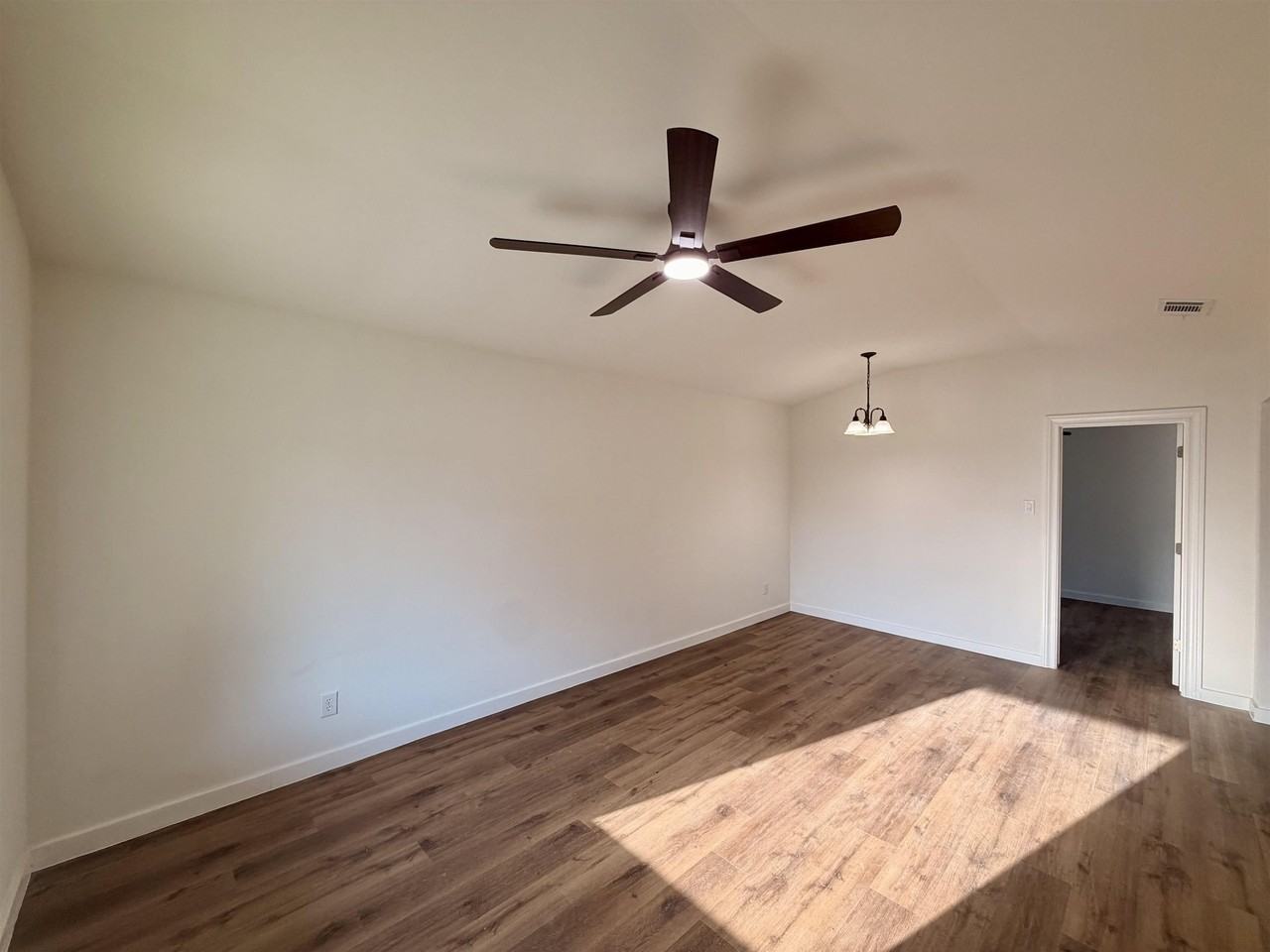 3405 S Louisiana Ave - Photo 6 of 24