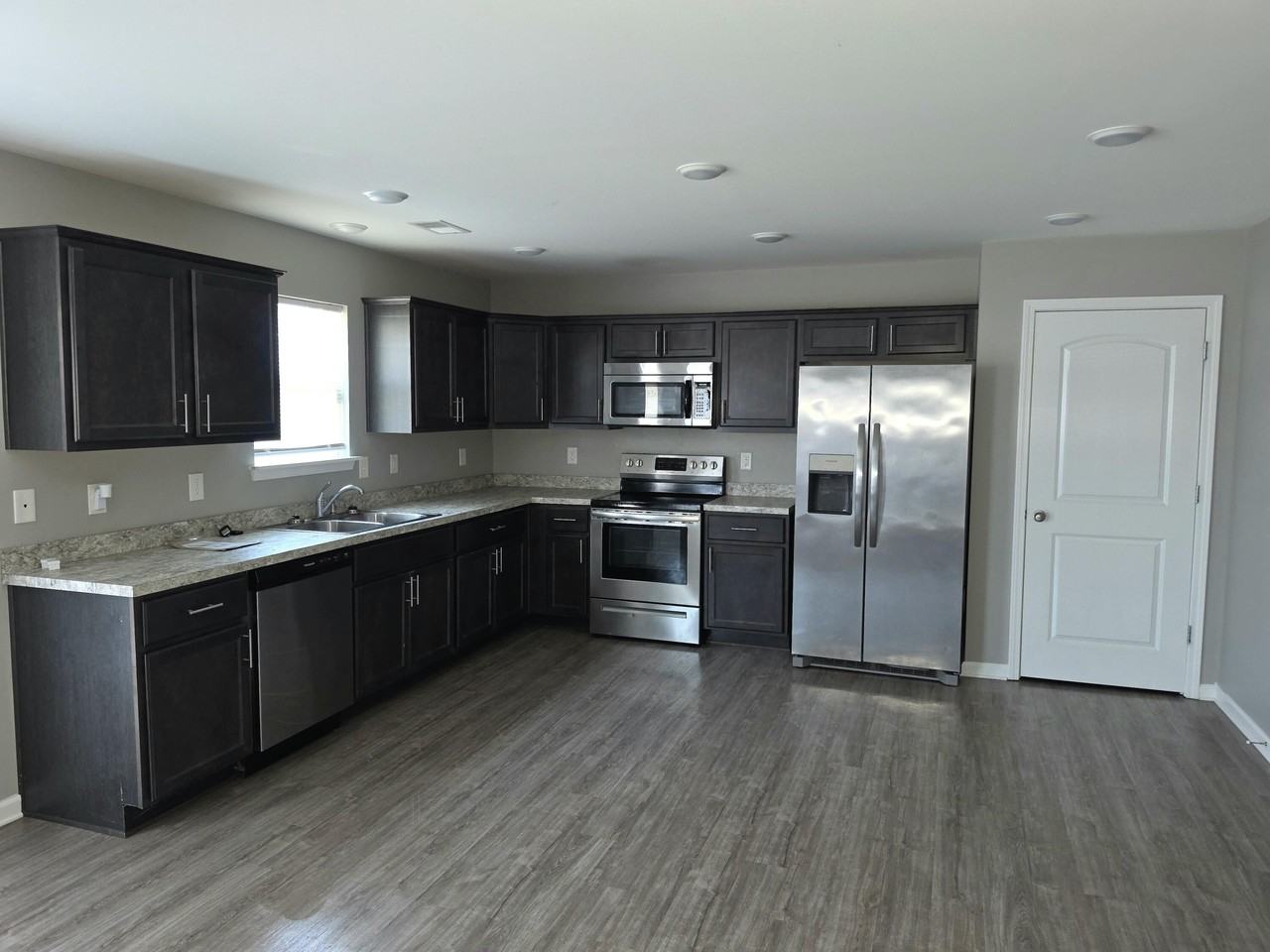 2601 Hailey Rose Way - Photo 3 of 20