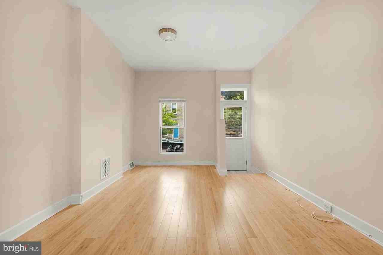 151 N Potomac St - Photo 4 of 17
