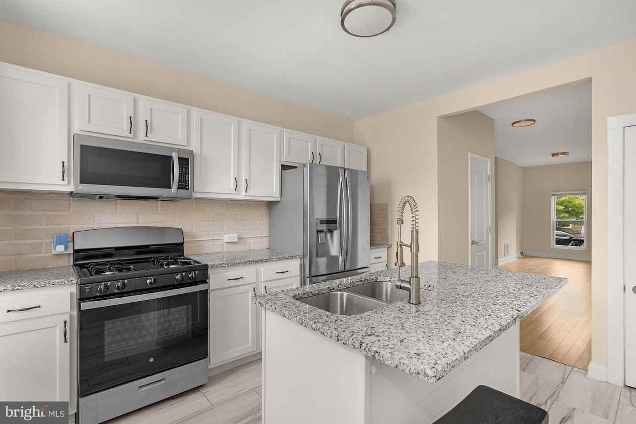 151 N Potomac St - Photo 7 of 17