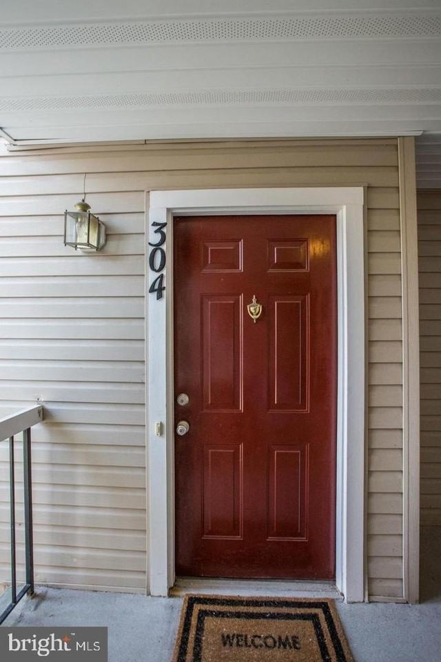 921 Hillside Lake Ter - Photo 2 of 15