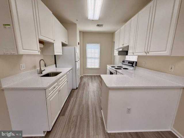 324 TOP FLOOR MAIN ST - Photo 5 of 16