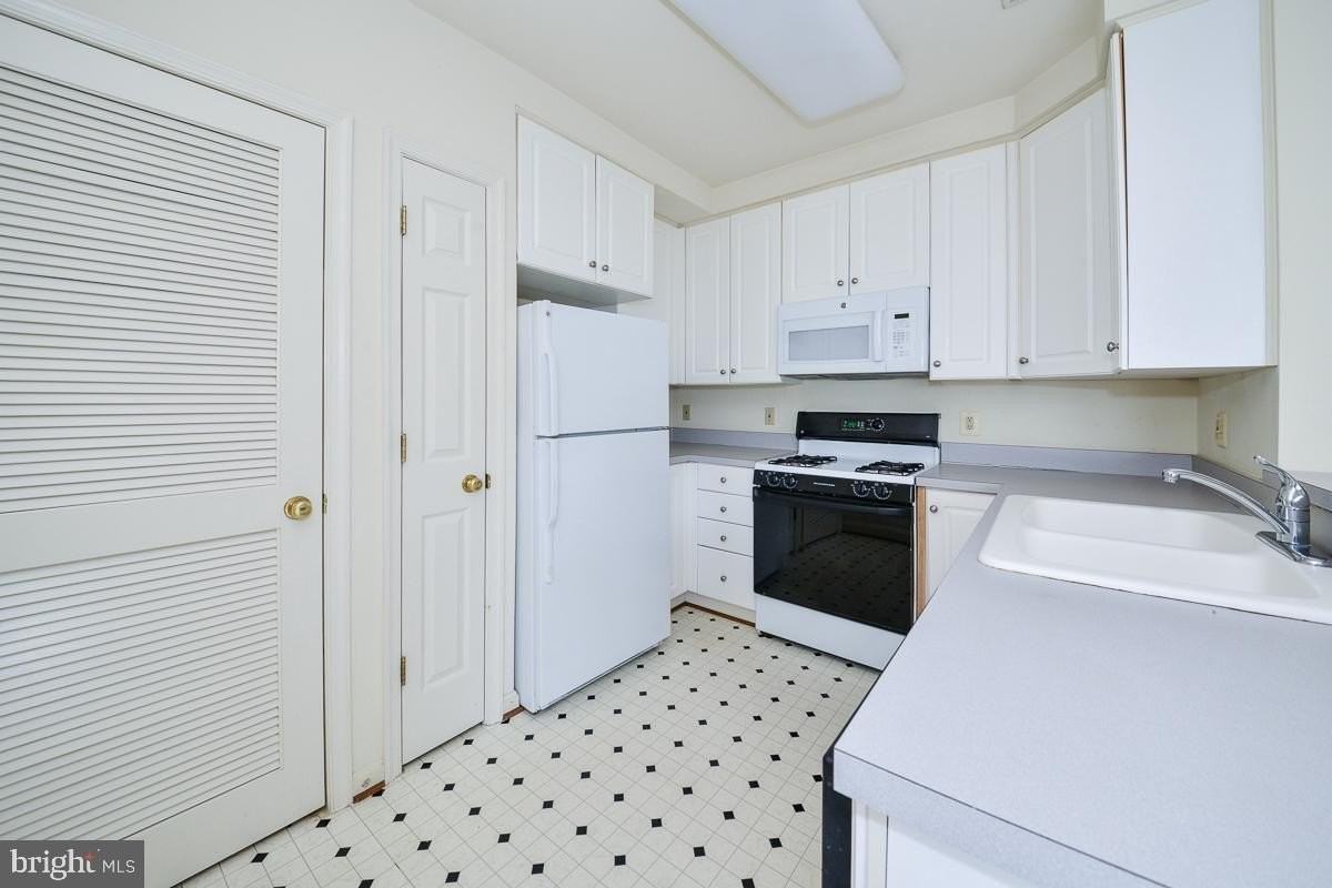 1537 Northern Neck Dr - Photo 6 of 20
