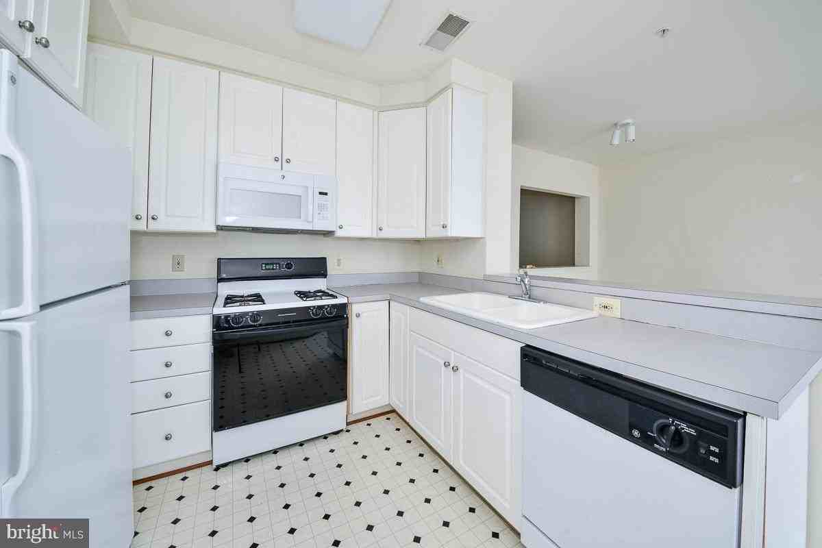 1537 Northern Neck Dr - Photo 7 of 20