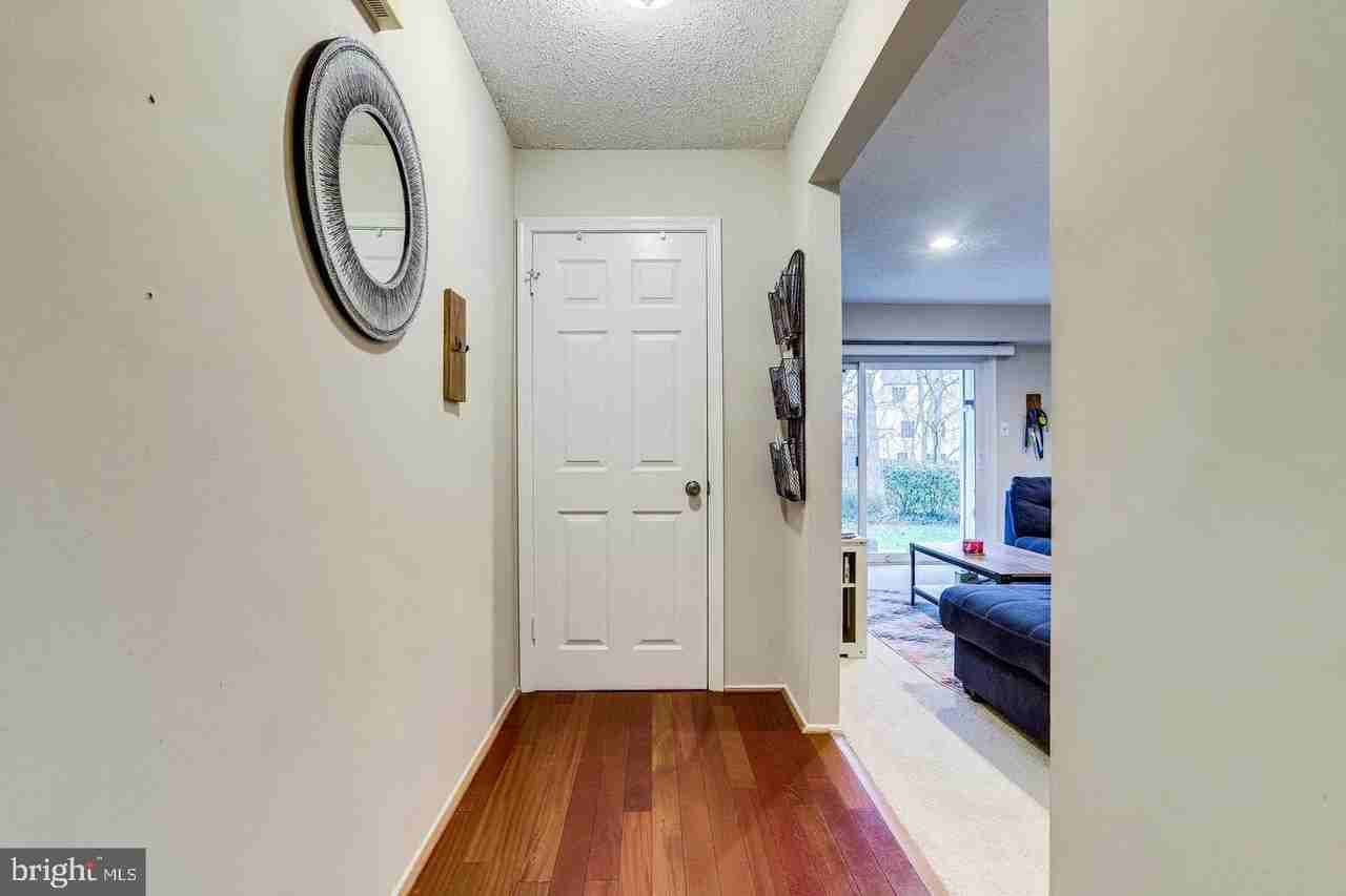 7761 Inversham Dr - Photo 7 of 31