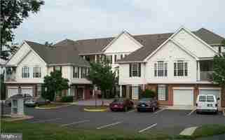 featured image of 25240 Lake Shore Sq