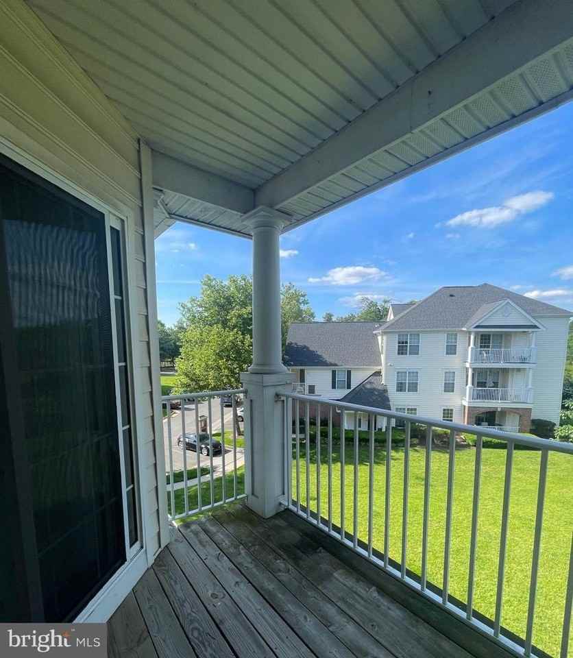 25240 Lake Shore Sq - Photo 3 of 14