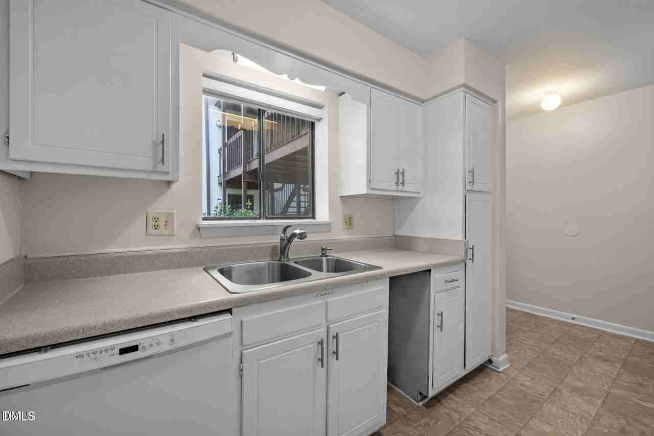 667 Pine Ridge Pl - Photo 6 of 17