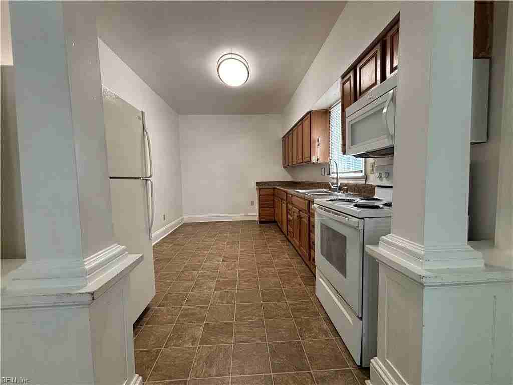 714 Thayor St - Photo 6 of 16