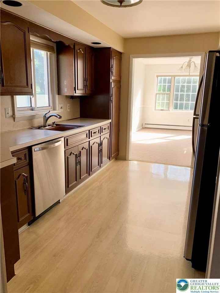 1029 N 26th St - Photo 6 of 39