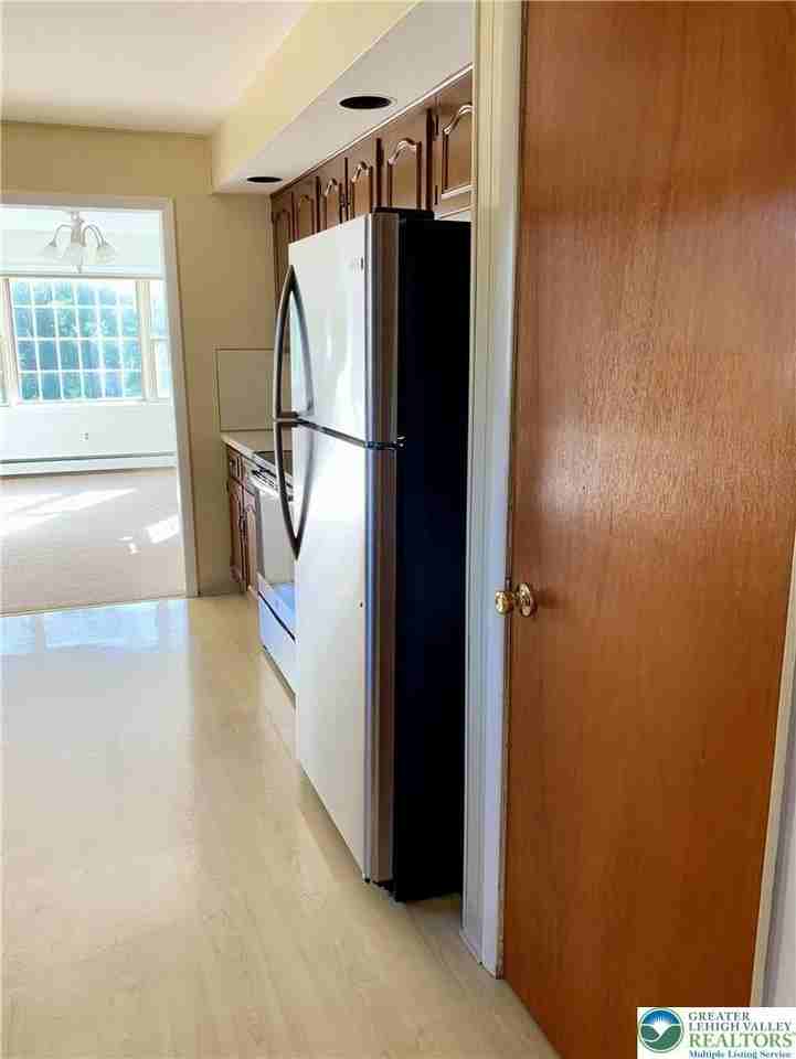 1029 N 26th St - Photo 7 of 39