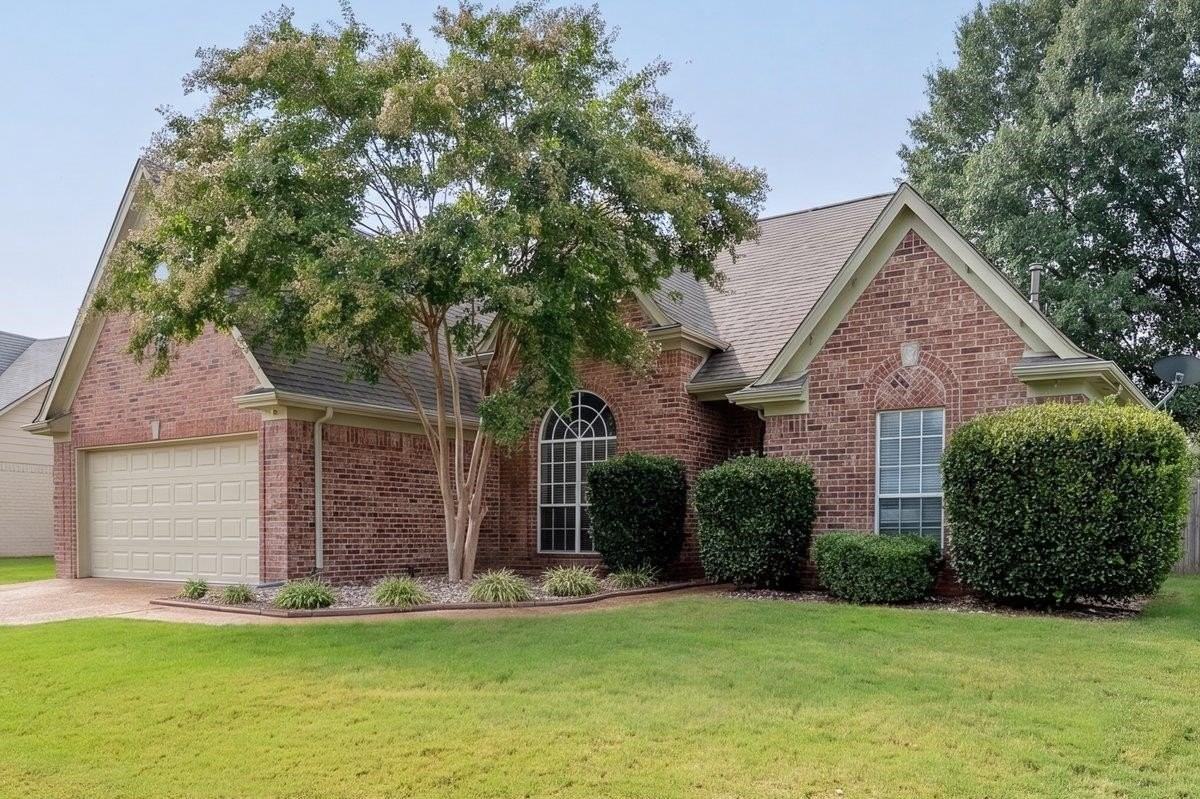 11181 Ivy Dr - Photo 2 of 20