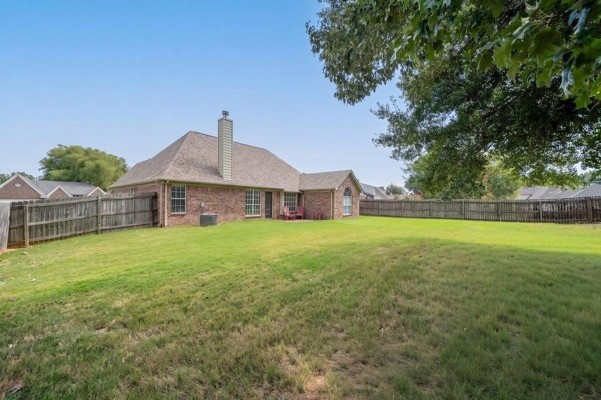 11181 Ivy Dr - Photo 3 of 20