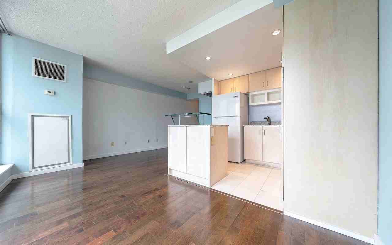 8 York Street #904 - Photo 3 of 17