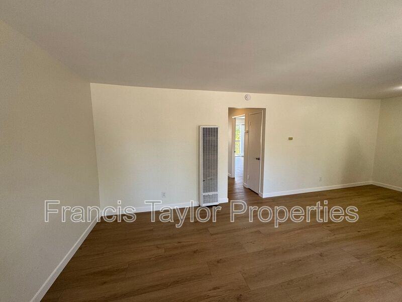 326 Hillside Ter #C - Photo 4 of 17
