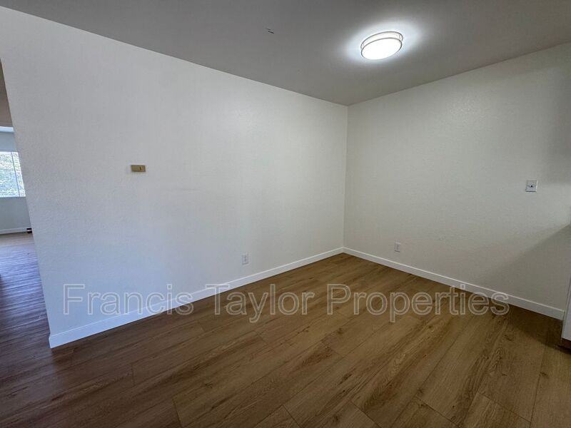 326 Hillside Ter #C - Photo 5 of 17